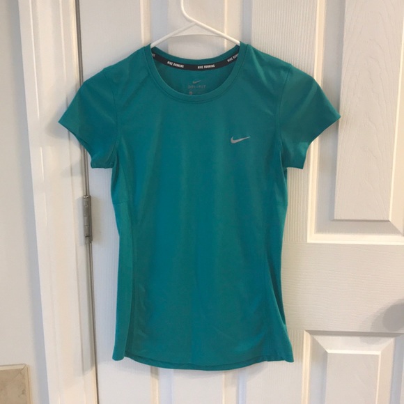 XS Nike Dri fit t shirt - Picture 1 of 3